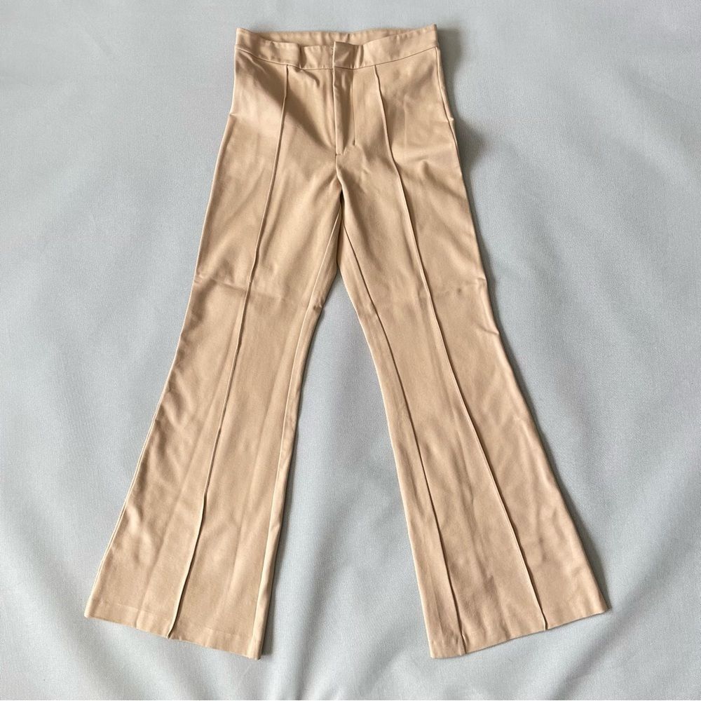 A New Day Flare Khaki Stretch Pants EUC Women’s Size 8